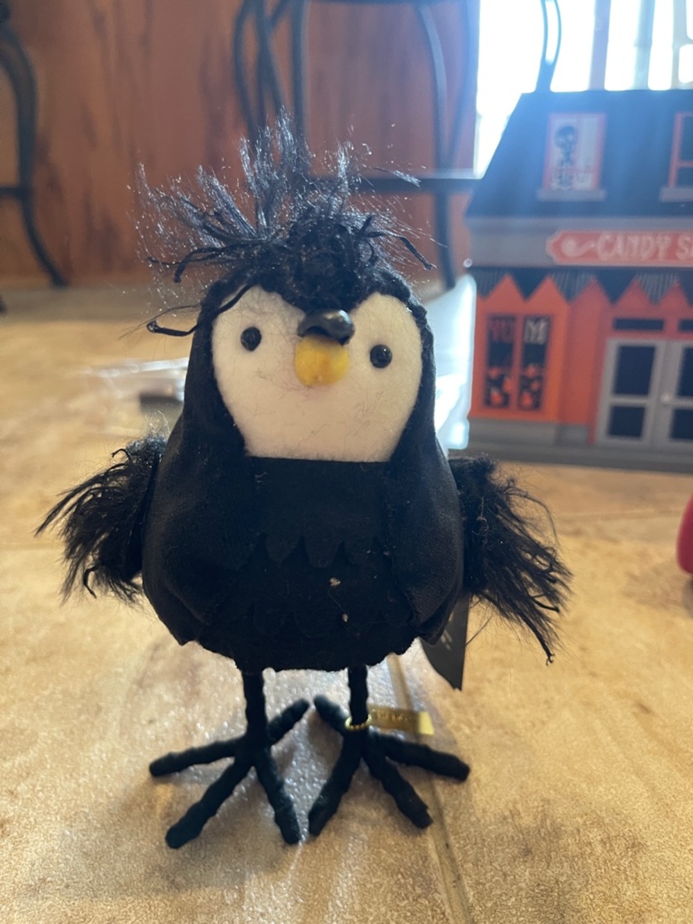 Feathery Friends Raven - Picture 2 of 5